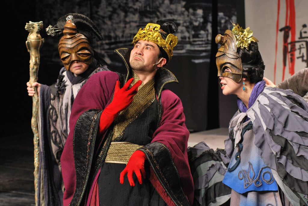In 2012, the National Theatre of China (NTC) came to London to perform a reimagined version of Richard III upon Shakespeare’s Globe Theatre stage as part of the Globe to Globe Festival.