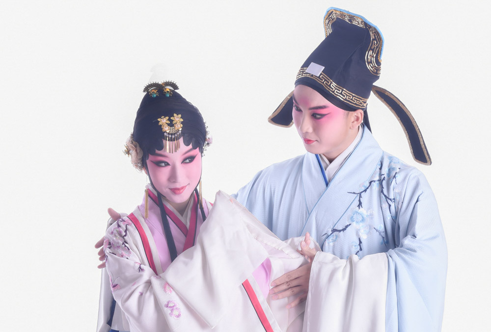 Performance Infinity in collaboration with the Hunan Kunqu Opera Troupe, assisted in managing their performance of the tragic romance