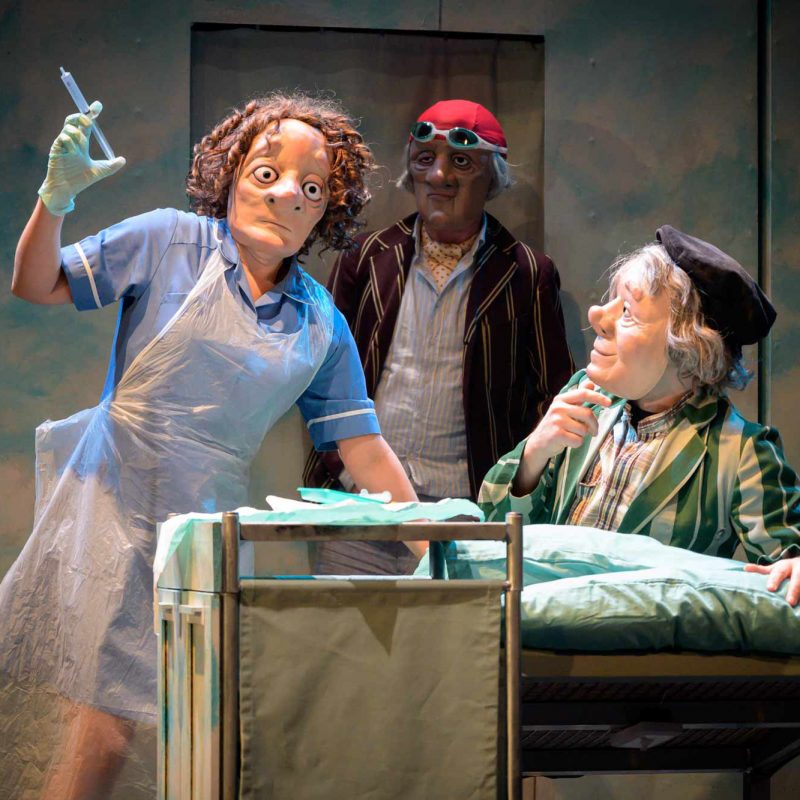 Dead-Good-Vamos-Mask-Theatre-SP